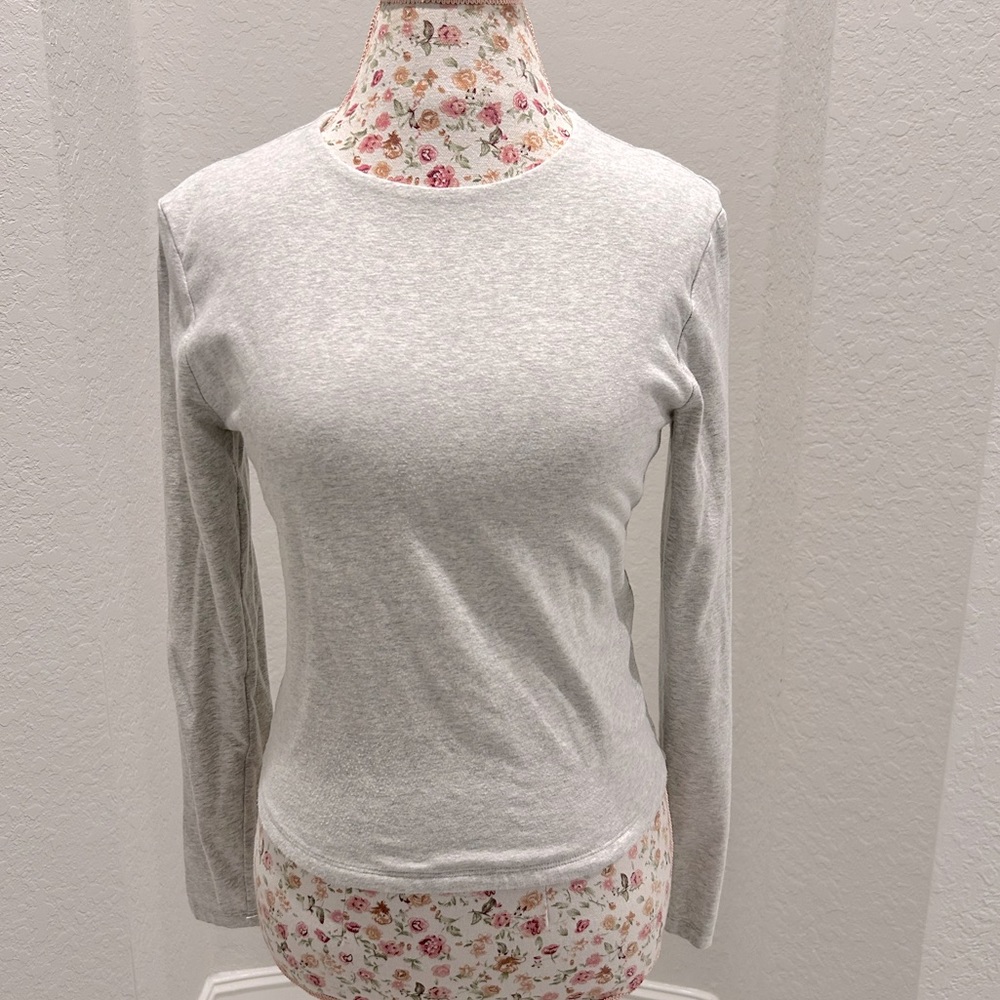 Abercrombie Soft AF Long Sleeve Top in Grey Worn 1 Time